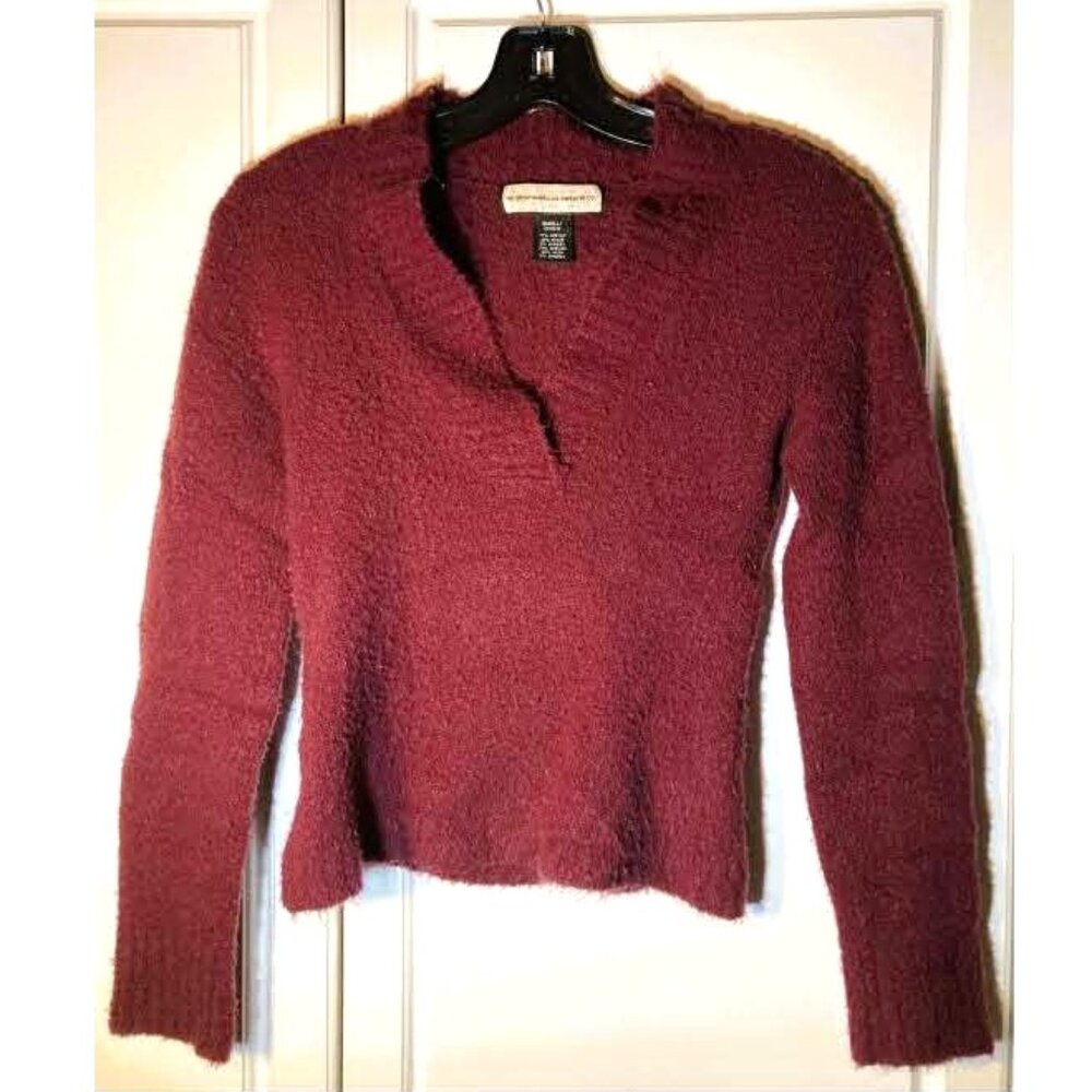MAROON CROSS-V KNOBBY KNIT MEDIUM WEIGHT CARDIGAN BY G.A.S.CO – MISSES SMALL